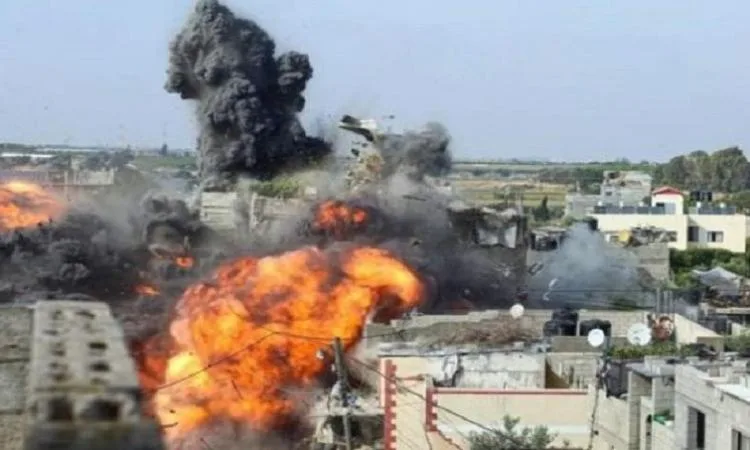 استشهاد 11 فلسطينيًا جراء قصفين للاحتلال على نازحين في جنوب قطاع غزة