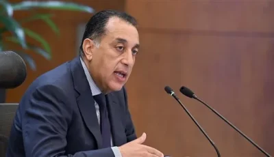 “مدبولي” يناقش آخر التطورات المحلية والدولية ويشير إلى أن نمو الاقتصاد المصري والناتج المحلي الإجمالي بلغ 4.77% مقارنة بالعام الماضي مع توجيه لزيادة الميزانية لصيانة الطرق.