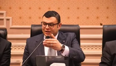 وزير الإسكان يعقد اجتماعه الدوري لمراجعة المشاريع السكنية في عدة مدن ومحافظات
