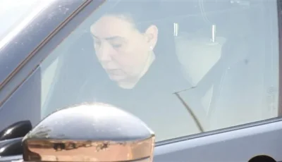 باللون الأسود وبدون دموع.. عبير صبري تتصدر مشيعي جنازة صديق عمرها سامح عبد العزيز (فيديو)