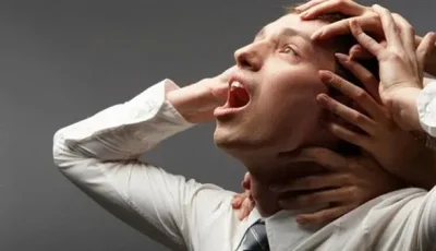 المدمن ضحية لضغوط وإهمال عائلته، وليس مجرماً