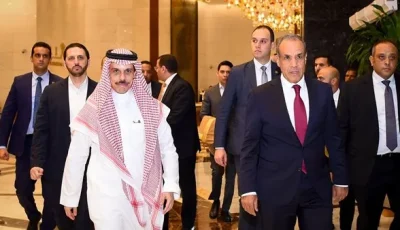 وزير الخارجية والهجرة يلتقي نظيره السعودي في مدينة العلمين