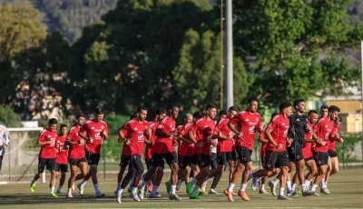 الأهلي يبدأ أول تدريباته في تونس بمشاركة اللاعبين الجدد.