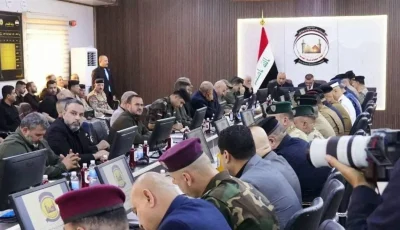 وزير الداخلية ومحافظ كربلاء ينسقان اجتماعاً أمنياً في قيادة العمليات.