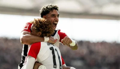 مدرب فرانكفورت يشير إلى احتمال مغادرة إيكيتيكي ويستدل بعمر مرموش