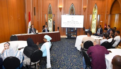 خلال زيارته إلى أفريقيا.. وزير الخارجية يلتقي بالمصريين المقيمين في مالي