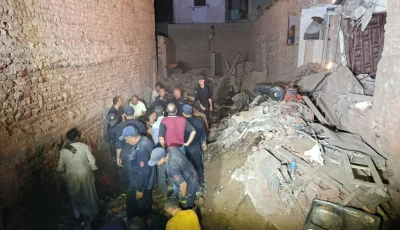 انهار مبنى مكون من ثلاثة طوابق في أسيوط والفرق تبحث عن سيدة مسنّة تحت الأنقاض
