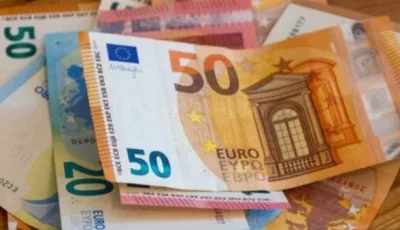ارتفاع طفيف في سعر الدولار أمام الدينار العراقي اليوم الأحد مع استقرار في مكاتب الصرافة.