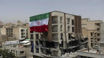 إيران تعلن إحباط خطط لاغتيال مسؤولين وتنصيب بهلوي بعد سقوط النظام بالتعاون مع إرهابيين.
