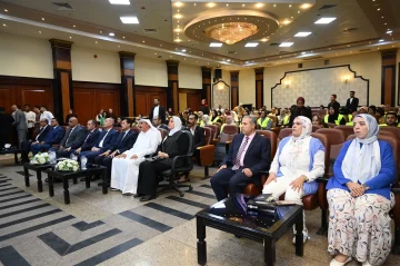 وزير الرياضة يشارك في توزيع عقود 82 مشروعًا إنتاجيًا لدعم الأسر ذات الاحتياجات العالية.