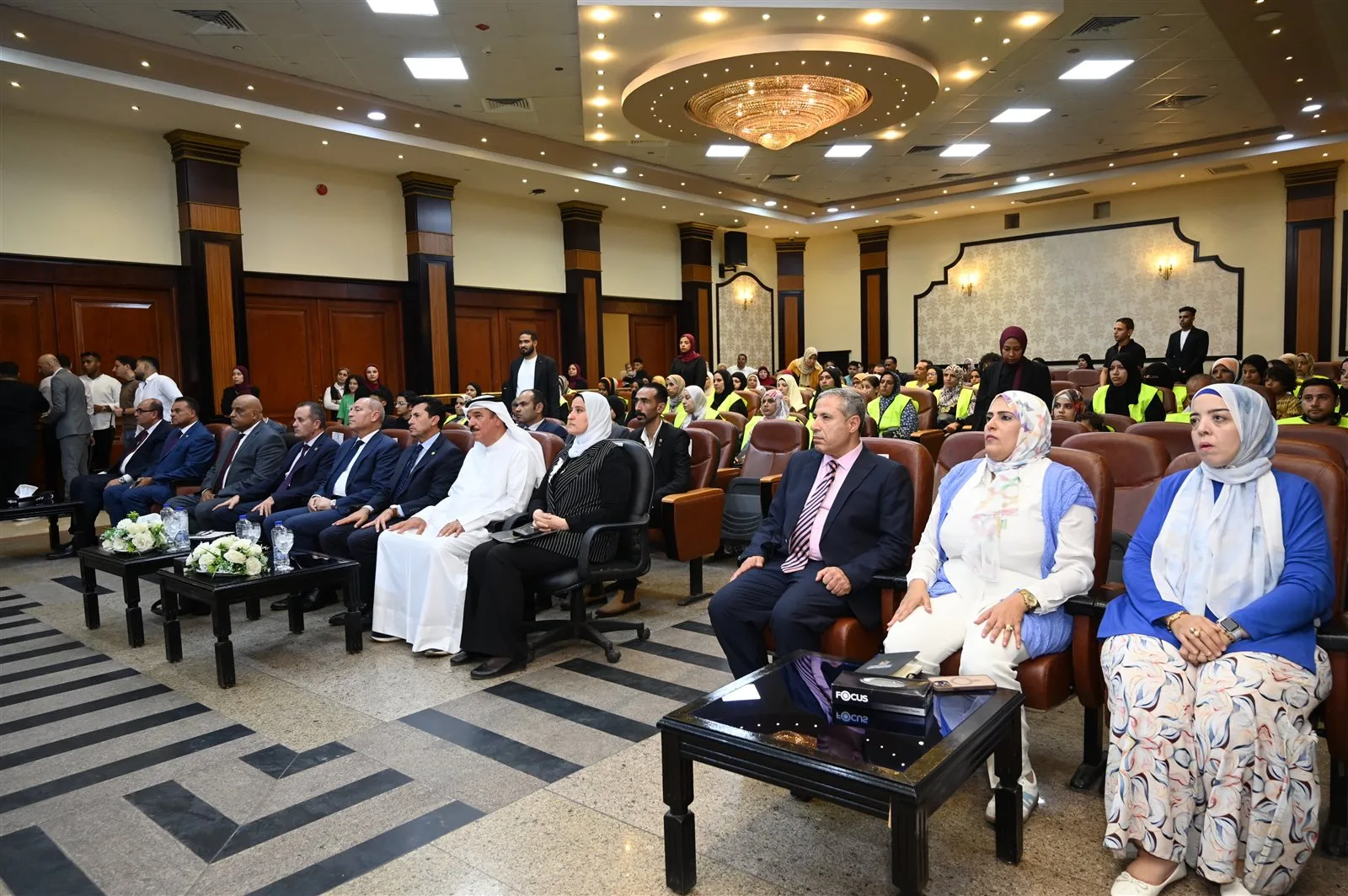 وزير الرياضة يشارك في توزيع عقود 82 مشروعًا إنتاجيًا لدعم الأسر ذات الاحتياجات العالية.