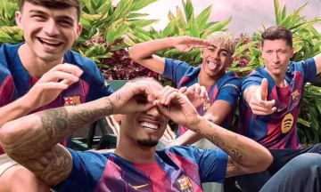 برشلونة يطلق قميصاً مميزاً للكلاسيكو مستوحى من ذكريات ثلاثية 2005.
