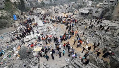 استشهاد 6 فلسطينيين نتيجة قصف مدرسة تأوي نازحين واستهداف من ينتظرون المساعدات
