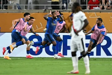 من سيتولى إدارة صفقات الهلال بعد مغادرة فهد بن نافل؟