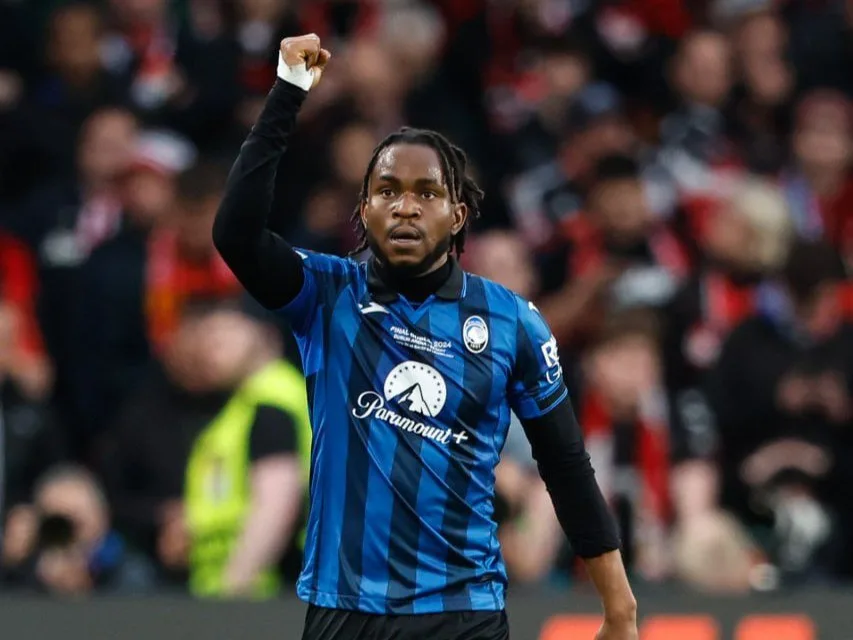 الهلال يتمسك بصفقة لوكمان ويعرض مبلغًا كبيرًا.