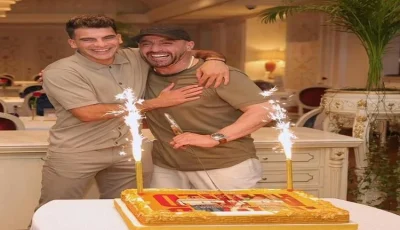أحمد السقا يحتفل بإطلاق “أحمد وأحمد” في الإمارات بمشاركة زيزو في قطع الكعكة