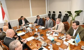 وزير الإسكان يناقش مع رئيس الشركة الوطنية للمقاولات وضع المشاريع المشتركة