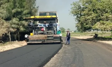 محافظ البحيرة يشرف على تنفيذ رصف طريق الكليات في الدلنجات
