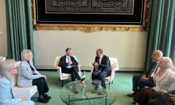 وزير الخارجية يلتقي زعماء مجموعة الحكماء المؤيدة للسلام