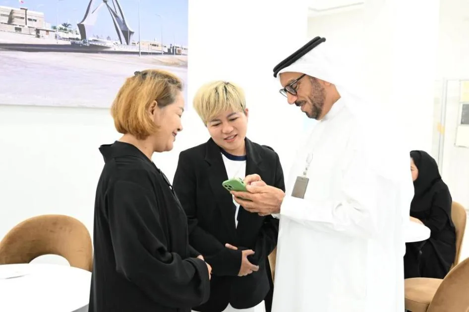 «الإقامة الذهبية» لسيدتين من تايلاند المشاركتين في «مهرجان دبي للرطب 2025»