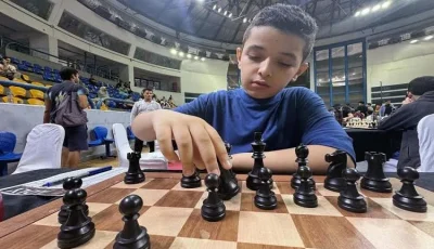 أصغر لاعب يحرز لقب البطولة الوطنية للكبار في الشطرنج