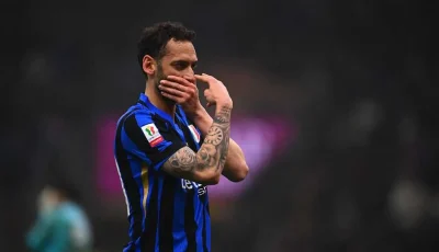 على الرغم من تصريحات ماروتا.. وكيل تشالهان أوجلو يؤكد: اللاعب لن يغادر إنتر