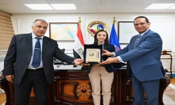 لتعزيز الشراكة المشتركة.. محافظ البحيرة تستضيف وفدًا من جامعة الأزهر