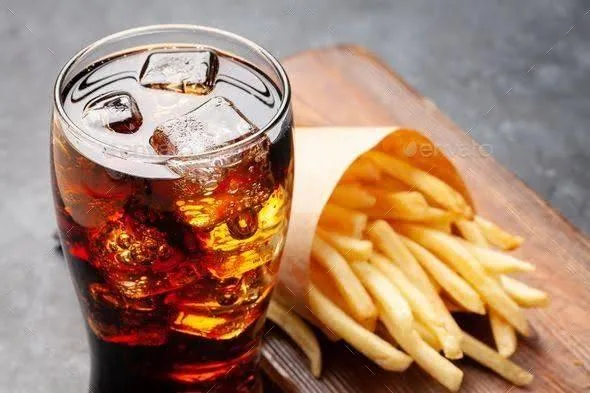 9 أطعمة يجب تجنب تناولها بشكل متكرر