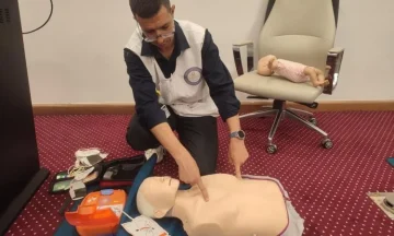 وزارة الصحة تبدأ المرحلة الرابعة من تدريب موظفي الحكومة على أجهزة الإنعاش القلبي (AED)
