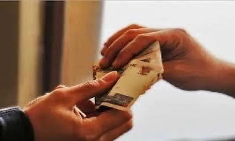 أمين الفتوى ينبه من مخاطر تقديم الرشوة للحصول على عمل