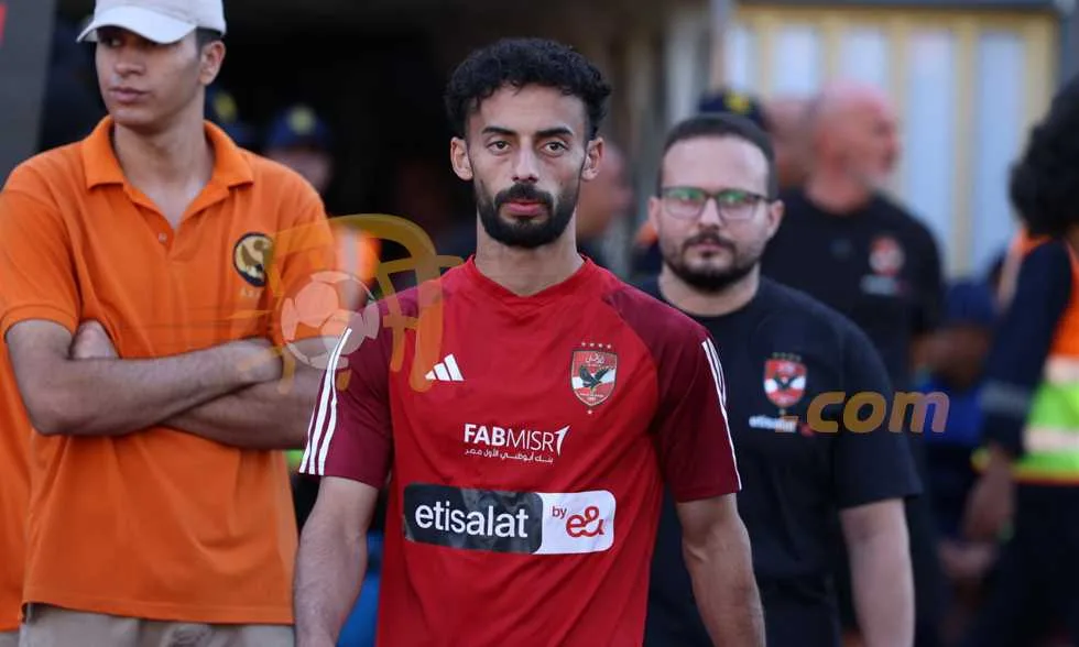 سألتزم تماماً بعقدي مع الأهلي حتى يحدث أي جديد