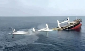 الحوثيون يكررون استهداف السفن التجارية الإسرائيلية