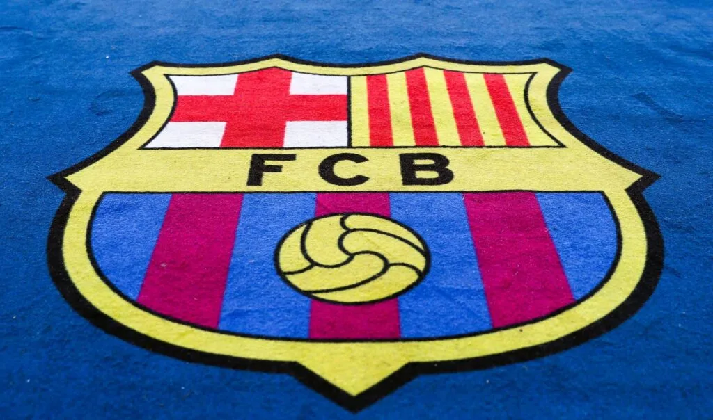 عرب اللاعبين الذين هزوا شباك برشلونة في المباريات الودية والرسمية