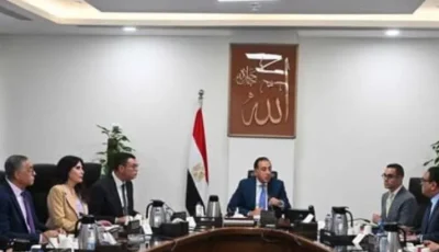 رئيس الوزراء يقدم مسودة مشروع قانون المناطق المالية والتجارية المركزية