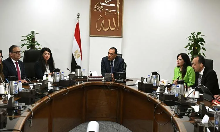 رئيس الوزراء يناقش تأسيس وحدة مركزية لرصد ومتابعة الشركات الحكومية.