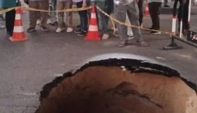 انهيار أرضي في خط صرف صحي بقطر 600 مم تحت كوبري التجنيد بجسر السويس