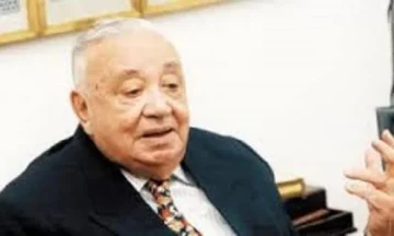 الاحتفال بالرمز الثقافي: د. ثروت عكاشة