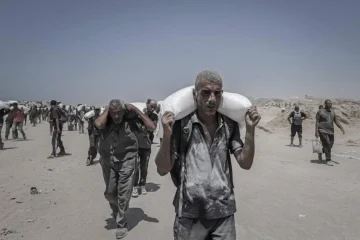 فرنسا تخطط لإسقاط 40 طنًا من المساعدات فوق غزة