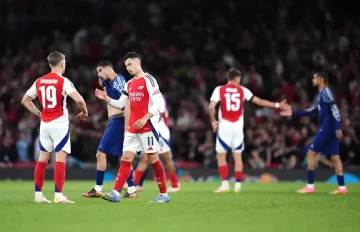 فيديو.. تسديدة مذهلة من جيوكرس تثير حماس الجماهير خلال تدريب أرسنال
