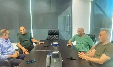 اجتماع حسام حسن مع المدير التنفيذي للاتحاد: تحضيرات مكثفة لأمم إفريقيا