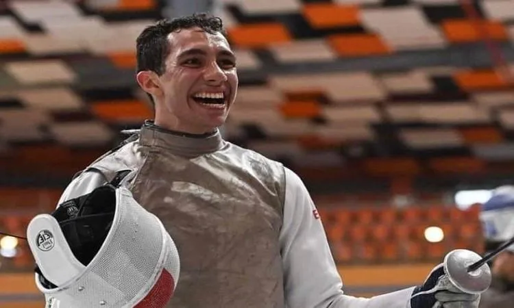 محمد حمزة يعود إلى القاهرة بعد تعرضه لارتجاج في المخ خلال بطولة العالم لسلاح الشيش