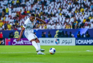 بقيادة رحيمي.. العين الإماراتي يحقق فوزًا كبيرًا على اتحاد تواركة بخماسية في مباراة ودية