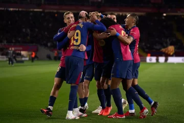 بعد شتيغن.. لاعب آخر يرفض مغادرة برشلونة