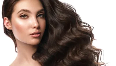 وصفات طبيعية لتعزيز صحة الشعر بطريقة سهلة