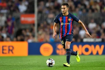هانز فليك يمنح مكافأة للاعب برشلونة قبل بدء الموسم المقبل