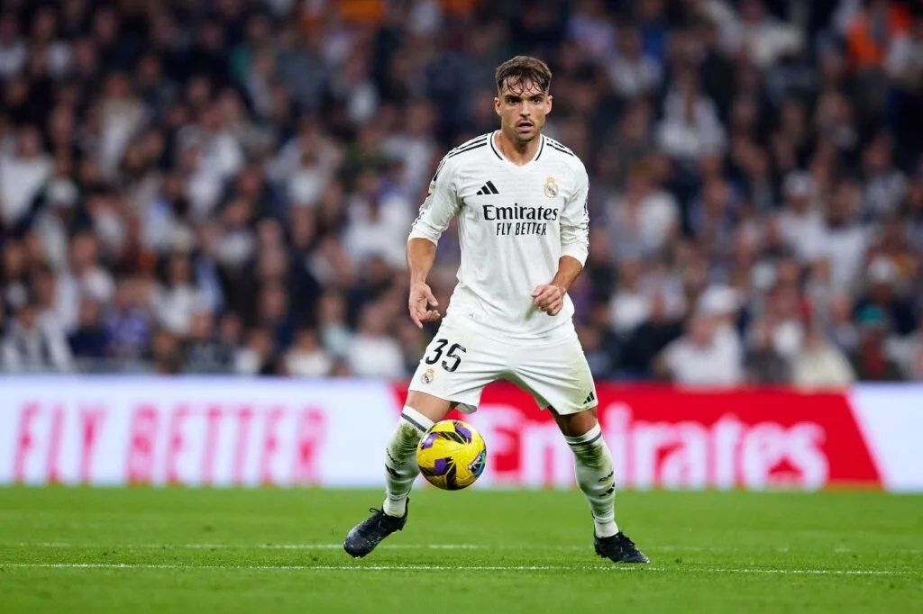 رقم قميص راؤول أسينسيو بعد مشاركته مع الفريق الأول لريال مدريد