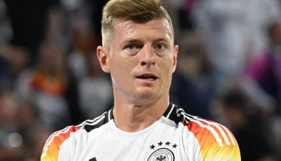 قميص فيغو جعلني أحب ريال مدريد بالصدفة