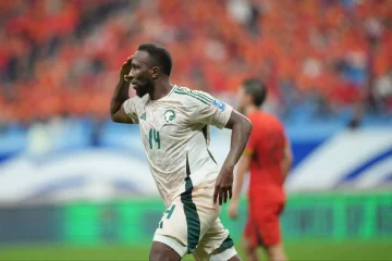 إصابة كادش تسبب ارتباكاً لبلان قبل مباراة السوبر والمدافع يغيب عن معسكر الاتحاد