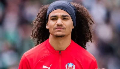 أدم كايد يصل القاهرة استعداداً للتوقيع مع الزمالك