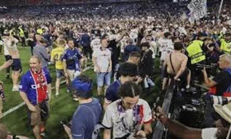 غرامة كبيرة تفرض على باريس سان جيرمان بسبب أحداث الشغب من قبل جماهيره في نهائي دوري أبطال أوروبا